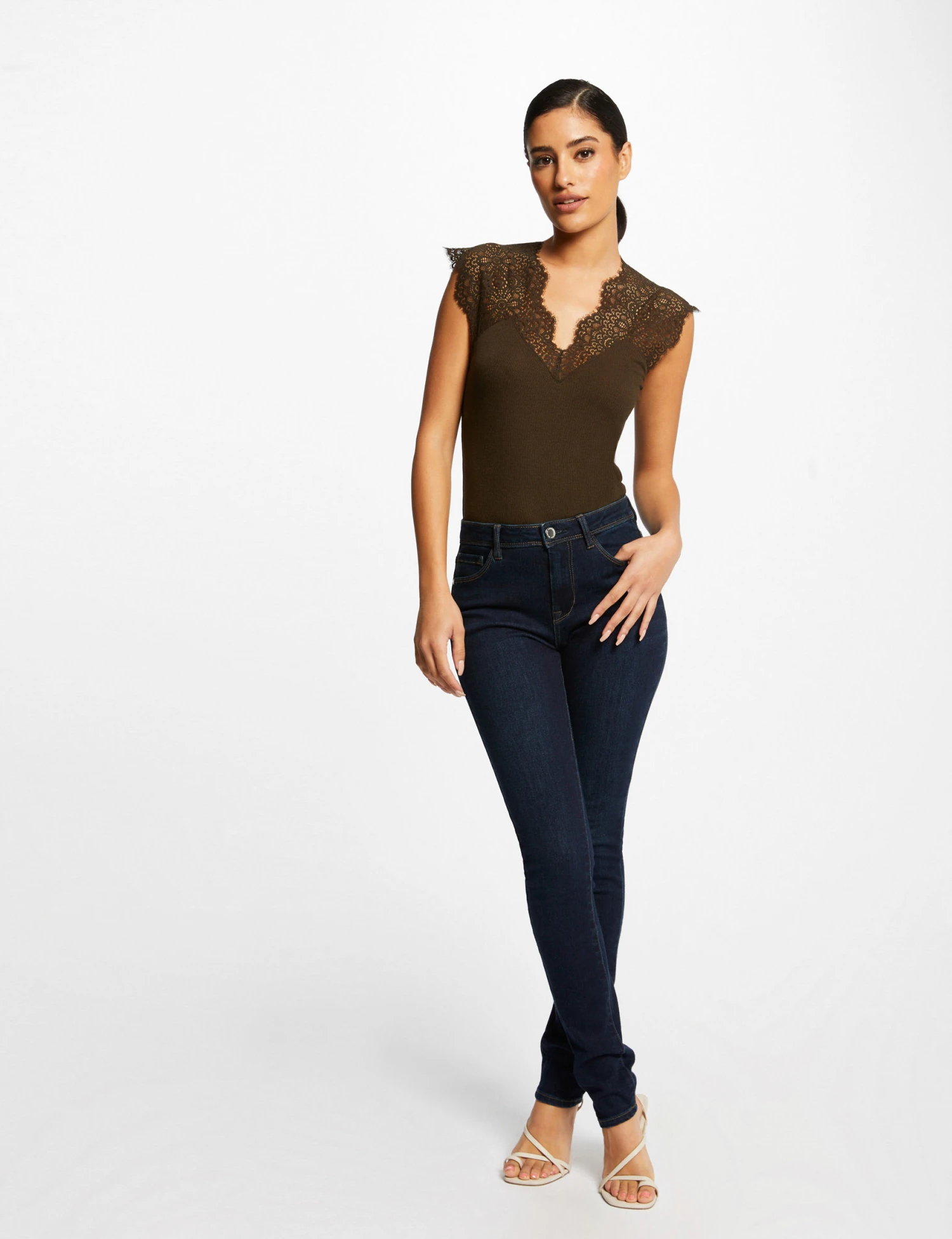 Débardeur Bretelles Larges En Dentelle Vert Kaki Femme – Image 3