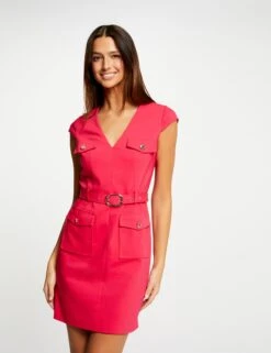 Robe Ajustée Ceinturée Avec Col En V Framboise Femme