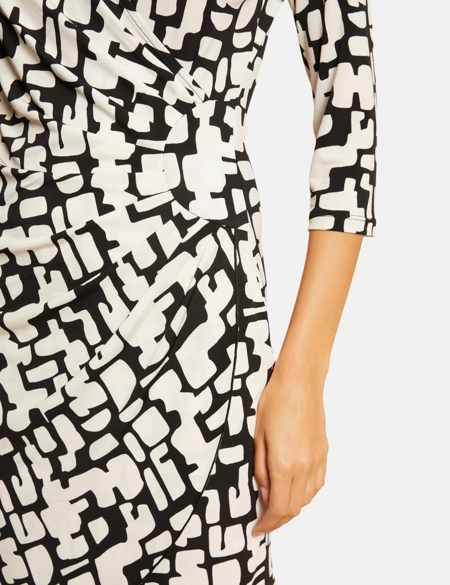 Robe Ajustée Drapée Imprimée Ecru Femme – Image 6