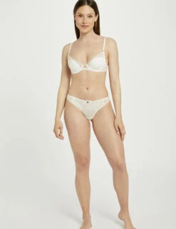 Tanga En Dentelle Ivoire Femme